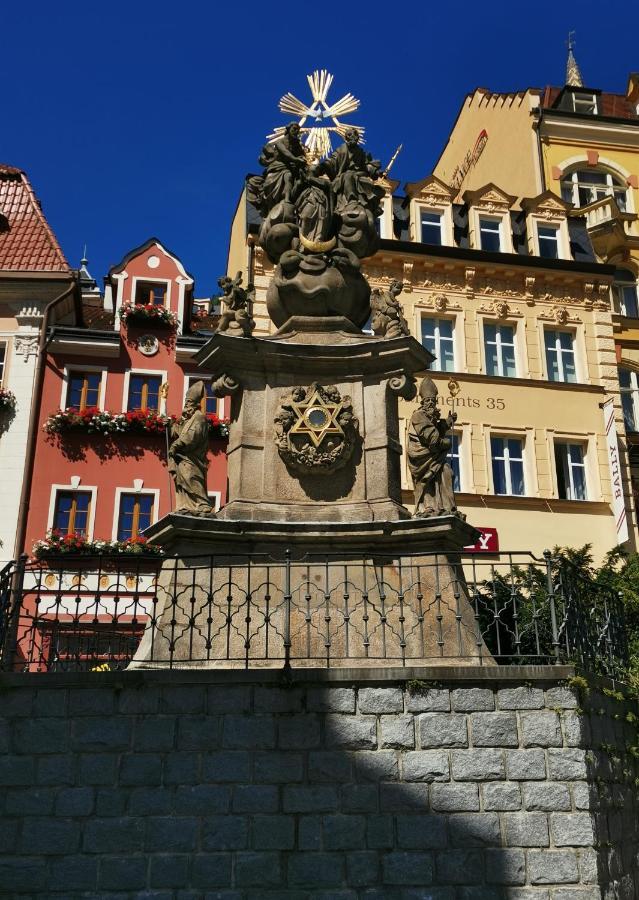 Ubytovani Ester - Utulny Byt V Lazenskem Centru Karlovych Varu Se Zahradkou Leilighet Karlovy Vary Eksteriør bilde